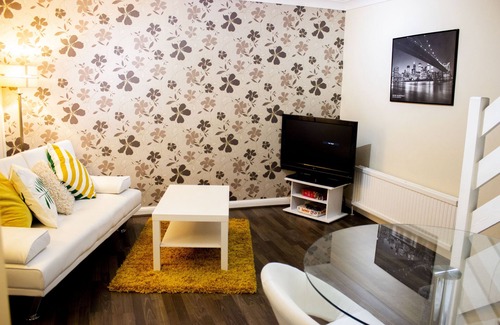Bedford House | 2 bedroom house in Kempston closer to Bedford