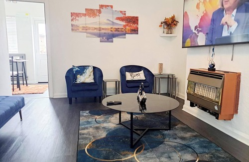 Leeds House | 2 Bedroom House in Leeds - Sleeps 5, Wifi, Parking