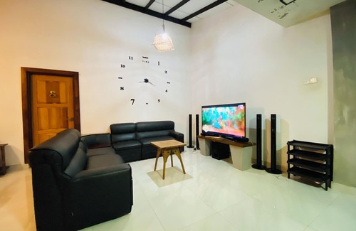 Embilmeegame House | 2-bedroom house in nice Pilimathalwa with WiFi, AC