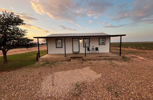 Stanton House | 2-bedroom house in lovely Stanton with WiFi, AC. and Heating. Beautiful Sunset!