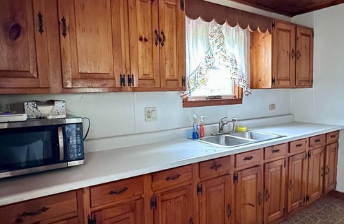 Glens Falls House | 2-bedroom house in Glens Falls 8 Minutes From Lake George