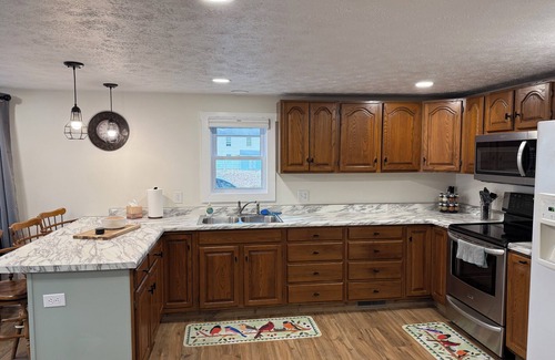 Warsaw House | 2-bedroom house in Warsaw, Indiana close to Winona Lake