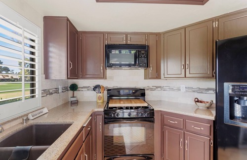 Palm Desert House | 2-bedroom house on golf course second fairway with WiFi and AC in Palm Desert