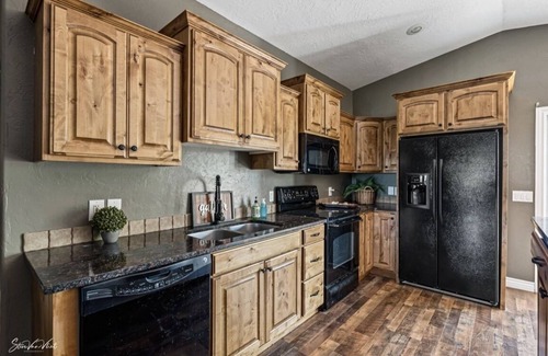 Elba House | 2 bedroom house overlooking Snake River