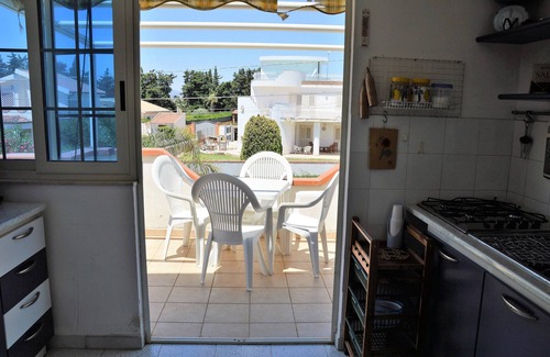 Arenella Villa | 2 BEDROOM HOUSE SITUATED JUST 150 M FROM THE SEA