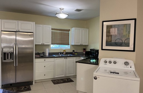 Leeward Settlement Cottage | 2-bedroom house in Providenciales