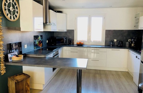 Pomerols House | 2-bedroom house with garden