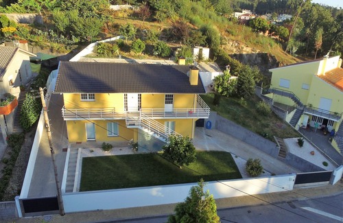 Santa Maria da Feira House | 2 bedroom house with modern furniture1 suite with toillet, terrace/25 km Porto