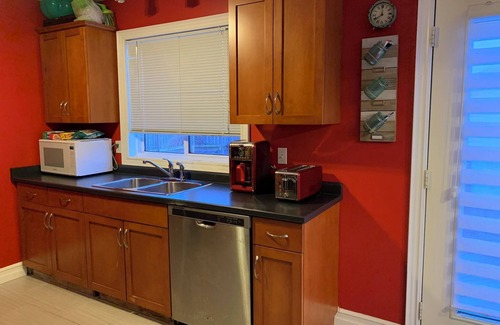 Smithville House | 2 Bedroom in Beautiful Niagara Region wineries district in lovely Smithville ON