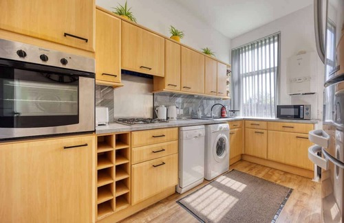 Balloch House | 2 Bedroom in the Heart of Loch Lomond
