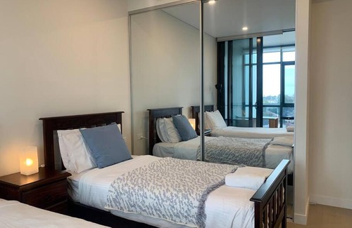 Ryde Apartment | 2 bedroom In the Middle of Sydney with Beautiful River View