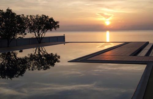 Khanom Apartment | 2-Bedroom Khanom Beach Ocean Front Condo