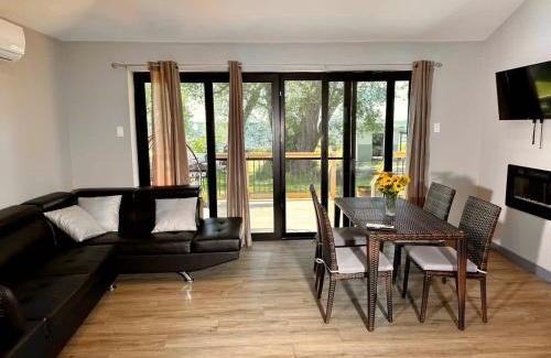 Harwood House | 2-bedroom Lake Front Cottage in Harwood ON #6