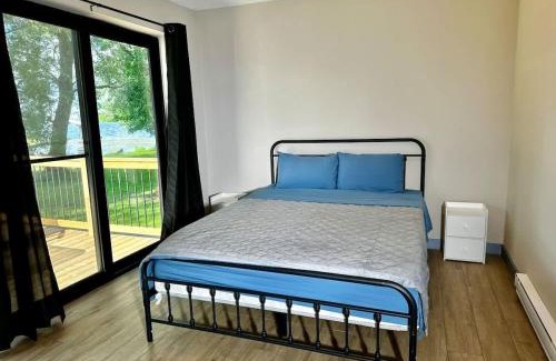 Harwood House | 2-bedroom Lake Front Cottage in Harwood ON #7