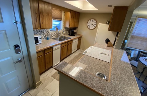Lake Hamilton Condo | 2 bedroom lakefront Lake Hamilton condo, minutes to Oaklawn