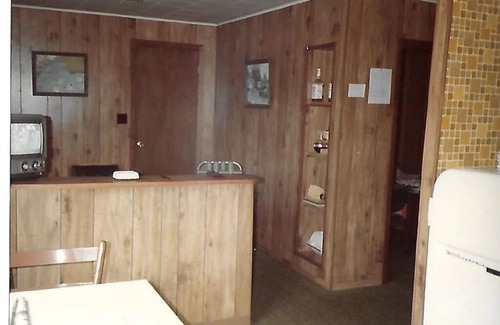 Hayward Cabin | 2 Bedroom Lakeside Cabin-Family Fishing Resort-Hayward WI-Chippewa Flowage