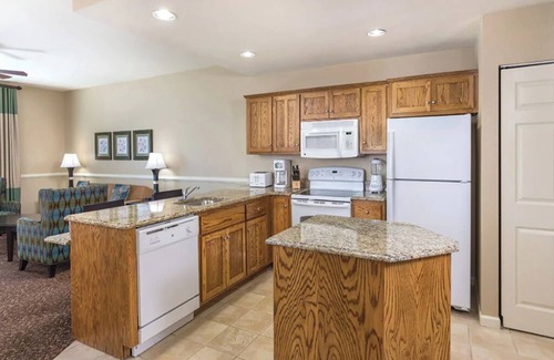 Williamsburg Condo | 2 Bedroom Lockoff Unit, 2 LR, 2 Kitchens, in WIlliamsburg at Governors Green!
