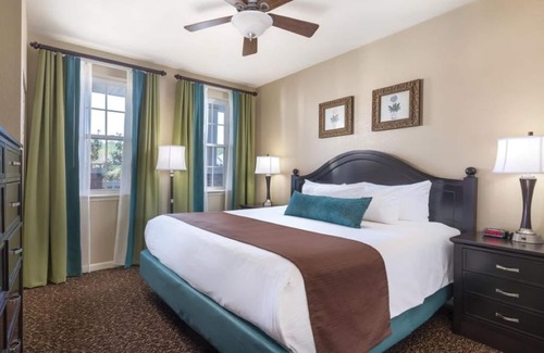 Williamsburg Hotel | 2 Bedroom Lockoff Suite in Beautiful Williamsburg VA.