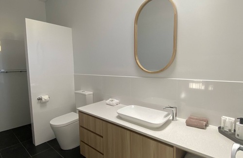 Henty Apartment | 2 Bedroom Lodge - Henty Lodge