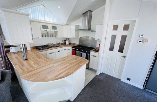 Ryde Cabin | 2 Bedroom Lodge TH35, Nodes Point, St Helens, Isle of Wight