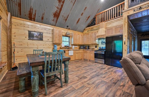 Board Camp Cabin | 2 bedroom +loft, 3 miles to WPG, ATV Rentals Avail