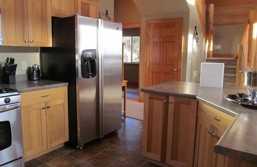 Hill City Cabin | 2 Bedroom Log Cabin Located in Heart of Black Hills
