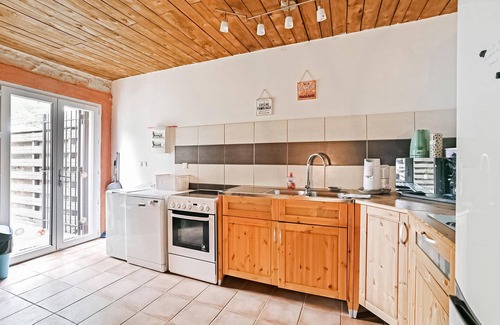 Codognan Apartment | 2 bedroom lovely apartment in Codognan