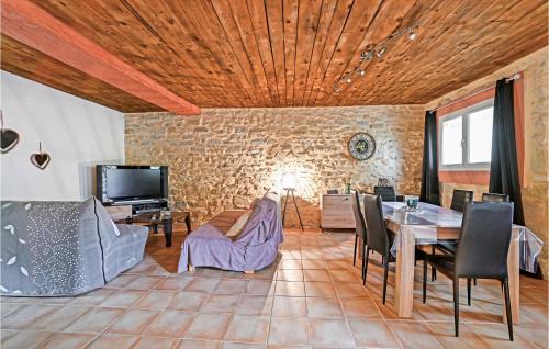 Codognan Apartment | 2 Bedroom Lovely Apartment In Codognan