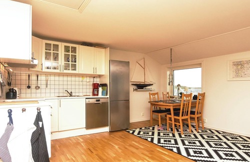 Kungshamn Apartment | 2 bedroom lovely apartment in Väjern
