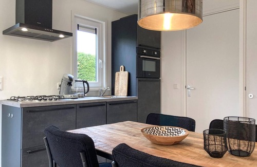 Heinkenszand House | 2 bedroom lovely home in Heinkenszand