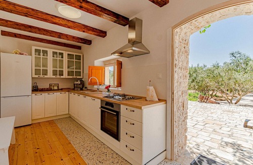 Potirna House | 2 bedroom lovely home in Blato