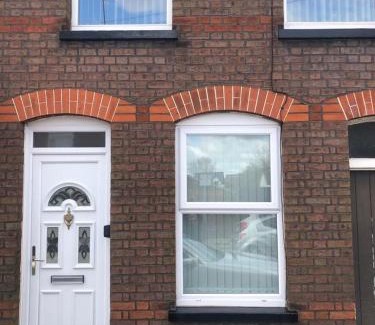 Luton House | 2 Bedroom Luton Townhouse