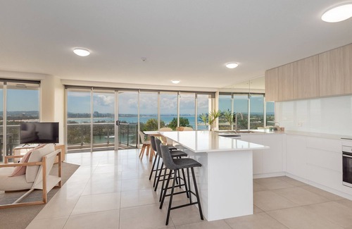 Buddina Apartment | 2 bedroom luxurious apartment surrounded by the ocean with pool beach views