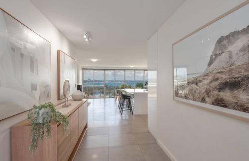 Buddina Apartment | 2 bedroom luxurious apartment surrounded by the ocean with pool beach views
