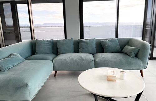 Belconnen Apartment | 2 Bedroom luxurious penthouse with uninterrupted lake views