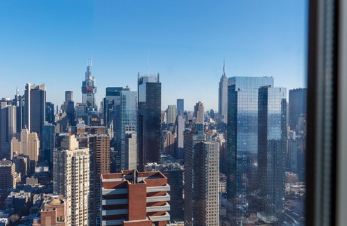 Midtown South House | 2-bedroom LUXURY building in delightful New York with AC, WiFi-VIEWS of NYC