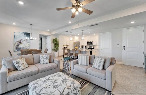 Whitney Beach Condo | 2 Bedroom Luxury Condo, Pool, 5 mins to Beach