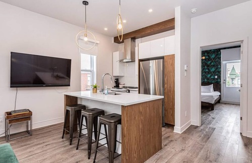 Mile End Apartment | 2 Bedroom Luxury in the Mile End by Denstays