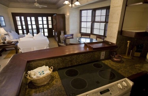 Diamond Valley Apartment | 2-Bedroom Luxury Residence Ocean Front At The Crane Resort