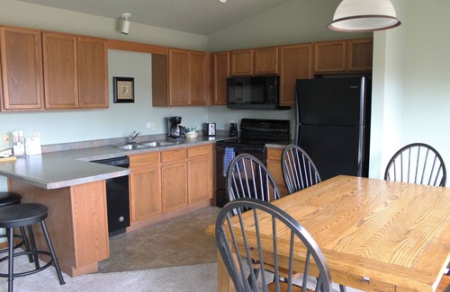 Eagle River Condo | 2 bedroom Lynx Lake condo in Eagle River WI