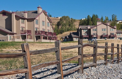 Harbor Village Apartment | 2 Bedroom - Mobility w/Roll-in Shower in peaceful Garden City