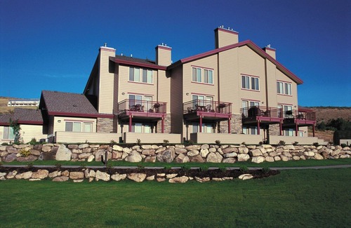 Harbor Village Apartment | 2 Bedroom - Mobility w/Roll-in Shower in peaceful Garden City