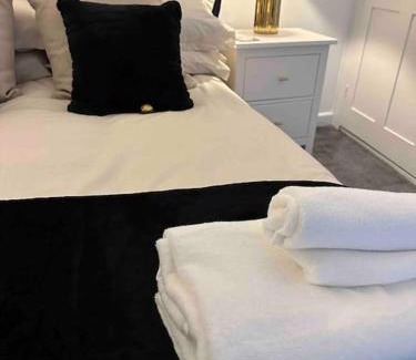 Romsey Apartment | 2 bedroom modern flat in Romsey