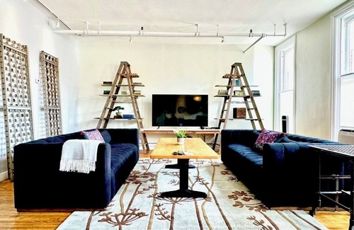 Medina Apartment | 2 Bedroom Modern Loft in Heart of Downtown Medina with Elevator