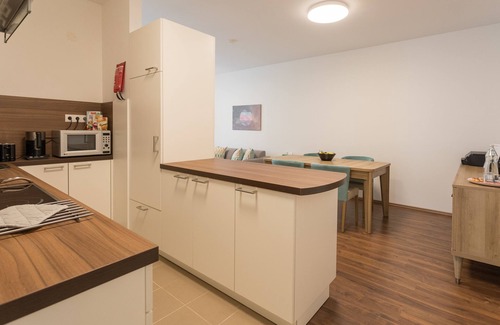 Erdberg Apartment | 2 Bedroom Modern Quiet Suite with Spacious Terrace/close to Metro line #8of10