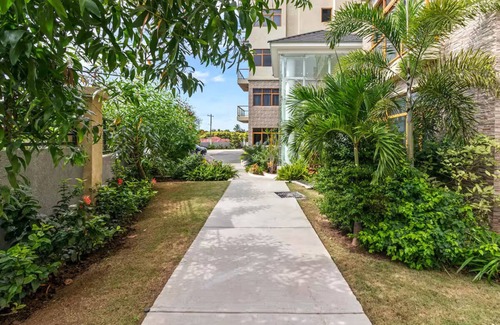 Beverly Hills Apartment | 2 Bedroom Mountain View Apartment with Pool in Kingston, Jamaica