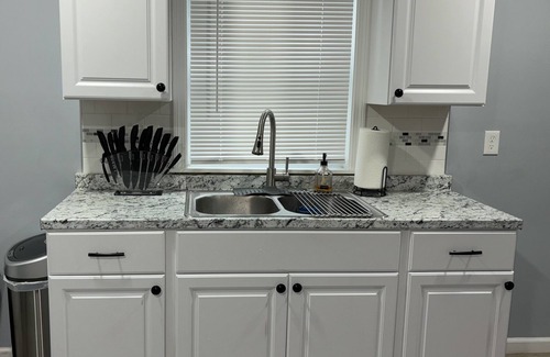 Springfield House | 2 Bedroom-near Hospitals, Six Flag, Big E