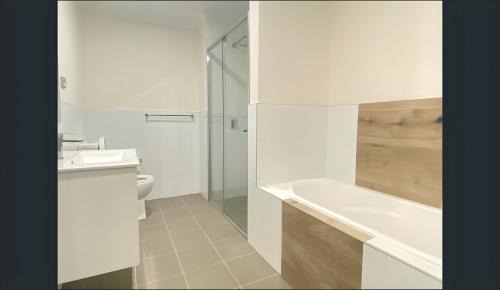 Kingswood Apartment | 2 Bedroom Near Nepean Hospital & Penrith