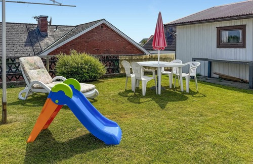 Kungshamn House | 2 bedroom nice home in Kungshamn