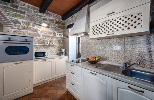 Gedici House | 2 bedroom nice home in Porec